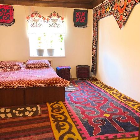 Tilek Guest House Sary-Mogul Bagian luar foto