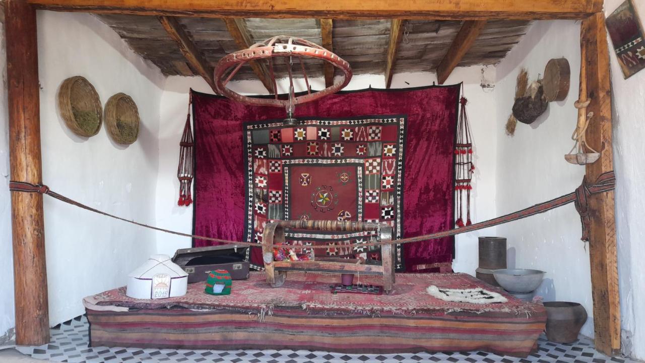 Tilek Guest House Sary-Mogul Bagian luar foto