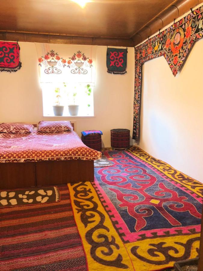 Tilek Guest House Sary-Mogul Bagian luar foto