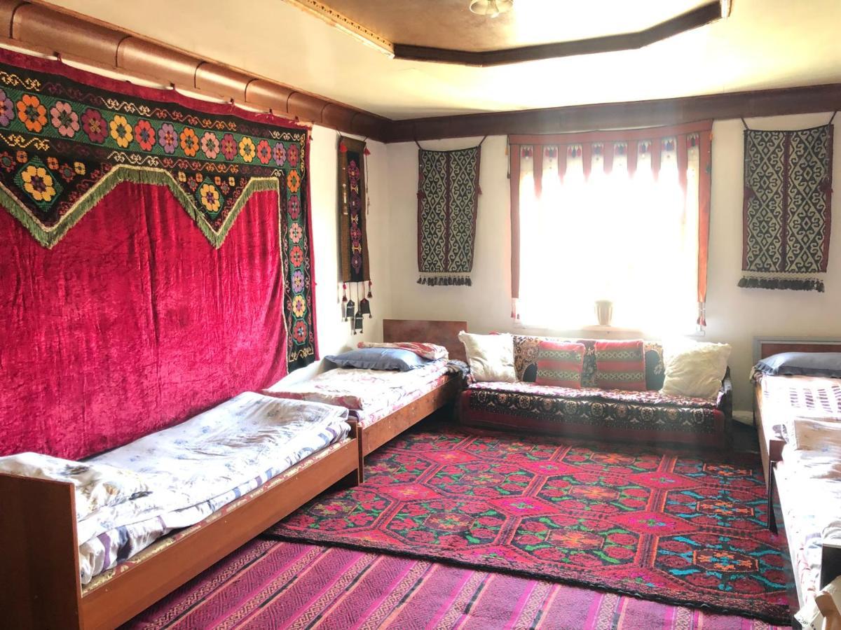 Tilek Guest House Sary-Mogul Bagian luar foto